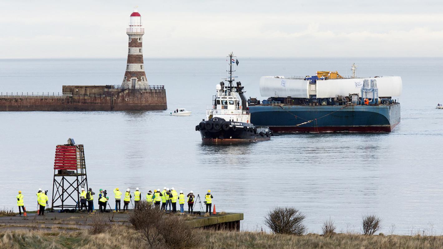 Northern Spire pylon arrives into Sunderland