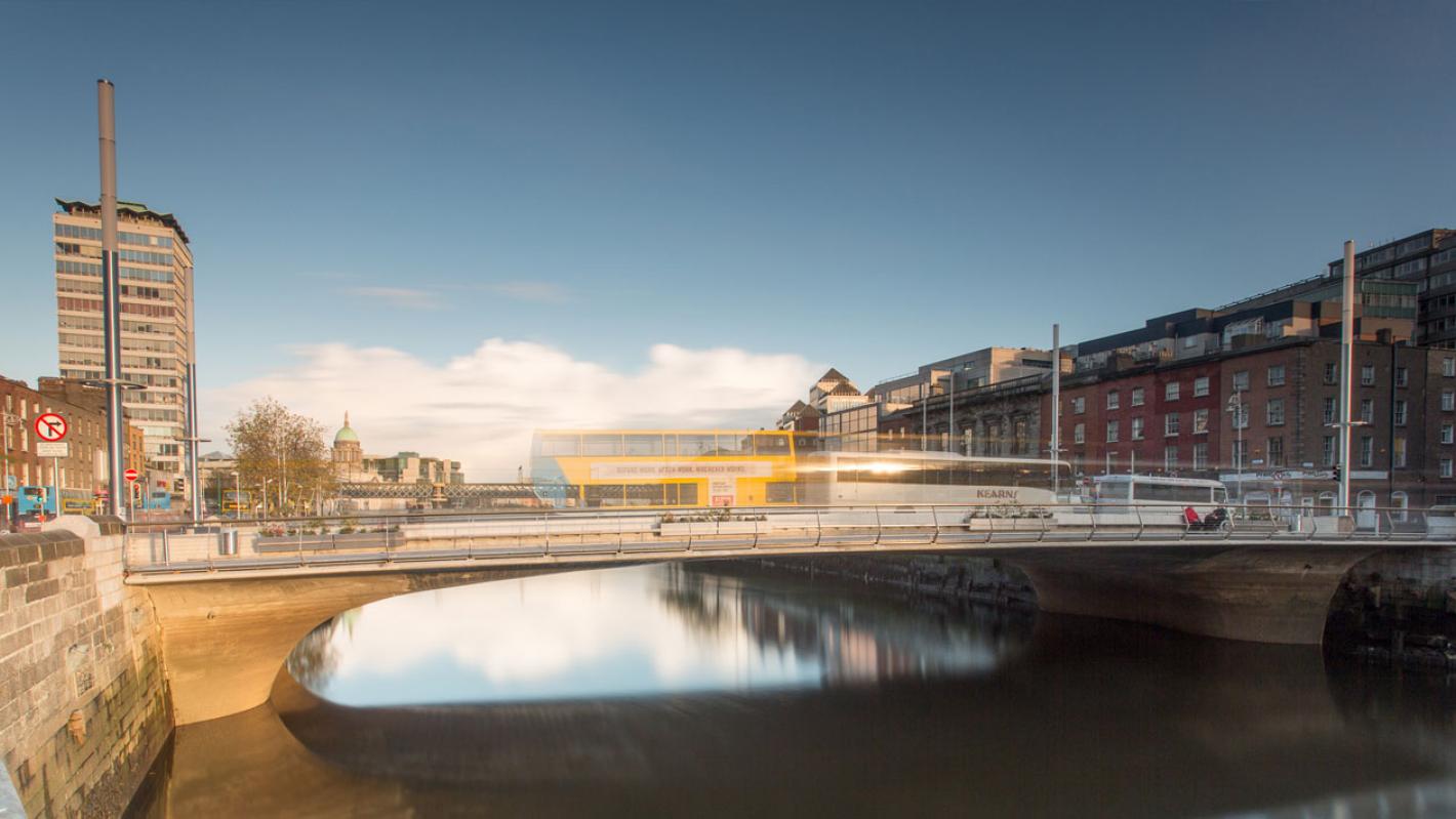 Rosie Hackett bridge with traffic