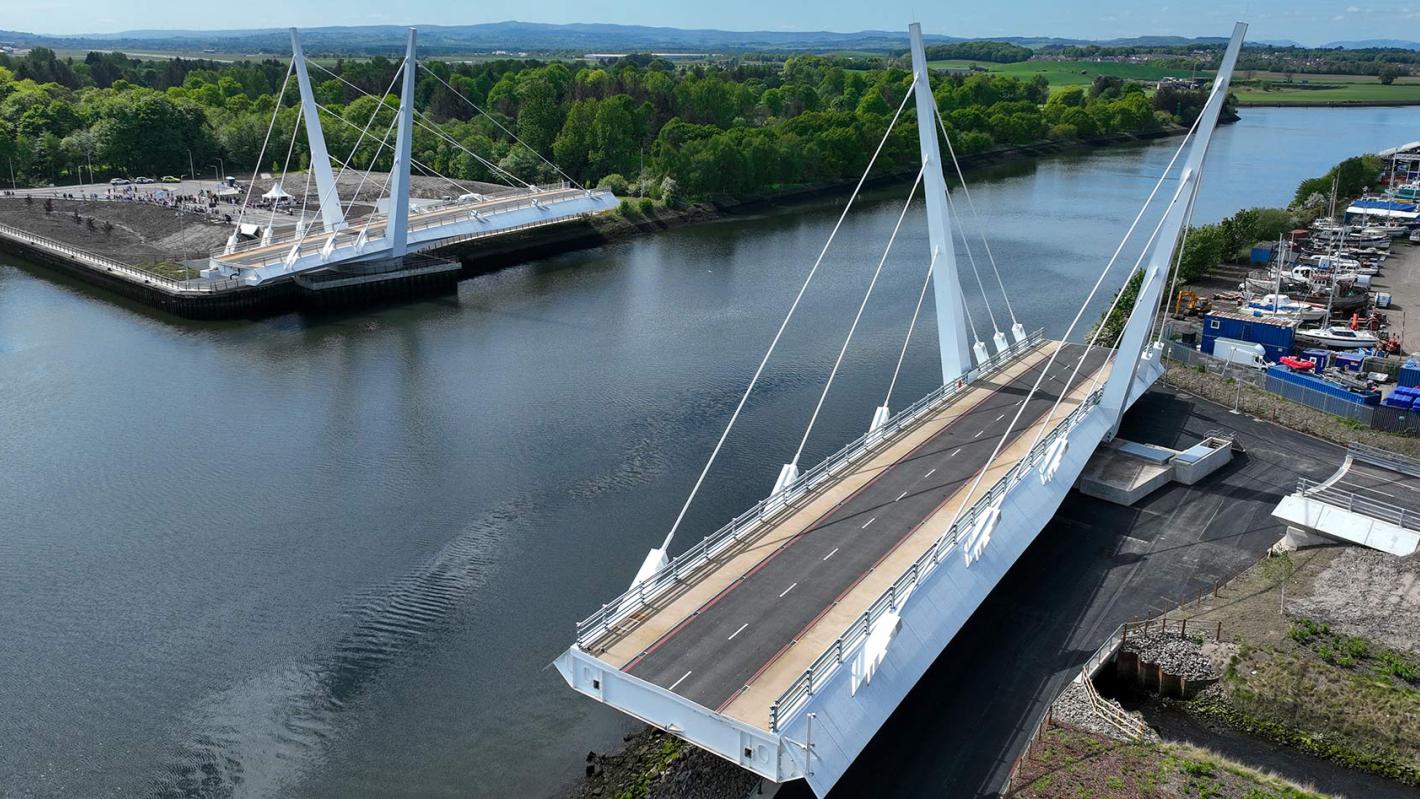 Renfrew Bridge Banner 3